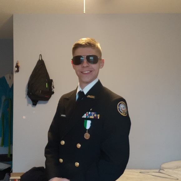 Meet your Posher, Logan - Picture 1 of 1